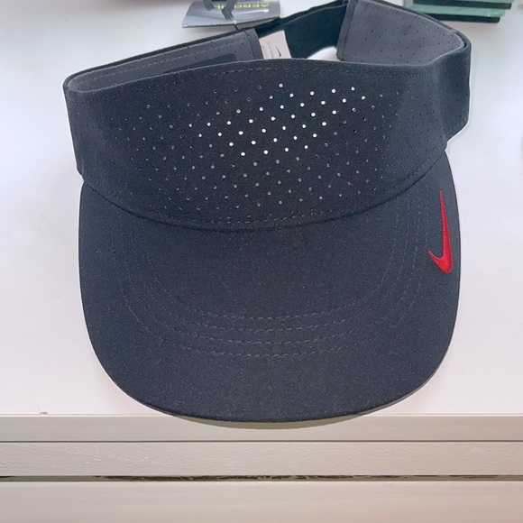 Nike Accessories - NWT Nike hat . Unisex